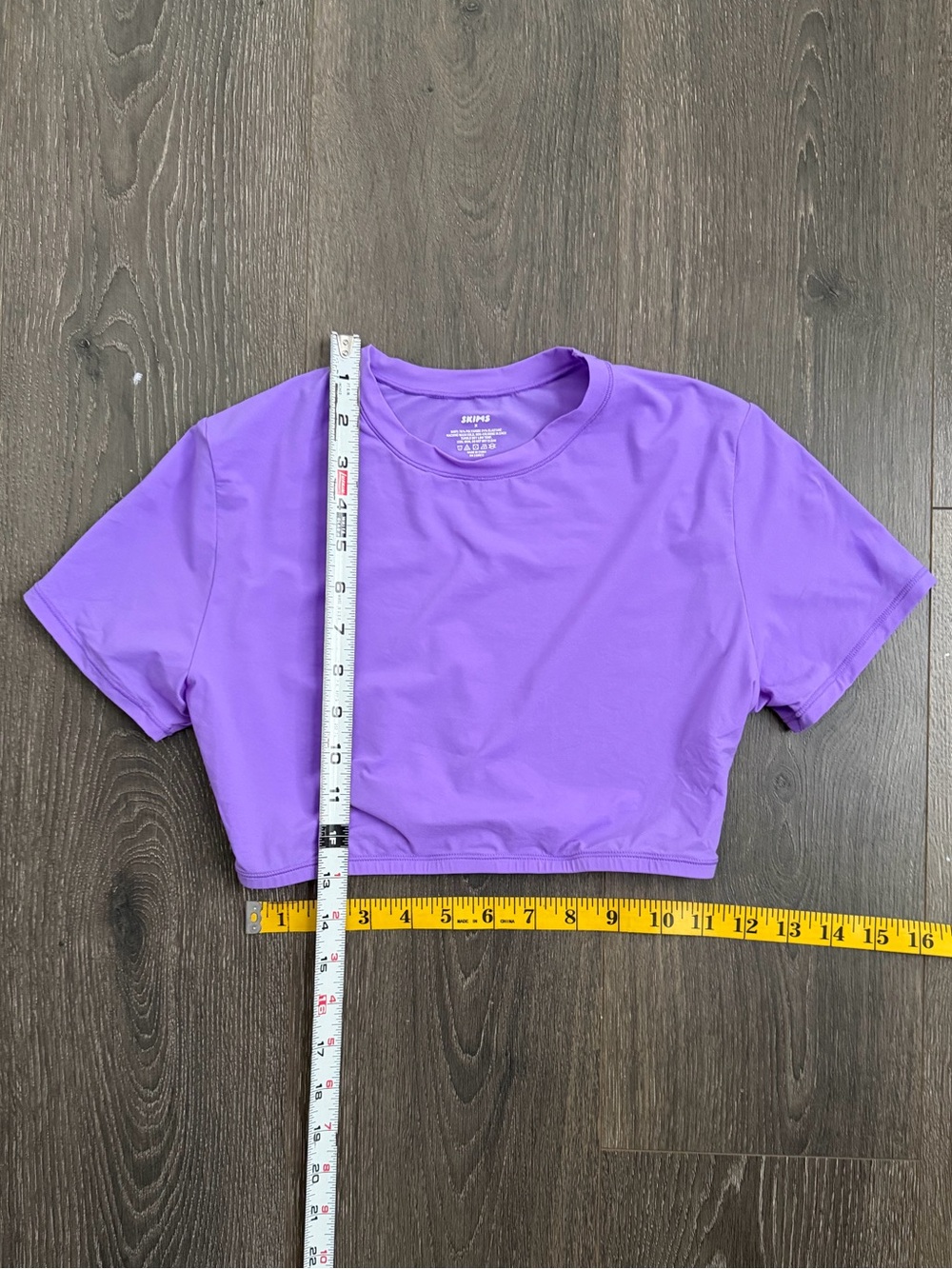 SKIMS Lavender Purple Short Sleeve Cropped Tee Stretch Activewear Y2K size M Top - Picture 4 of 6